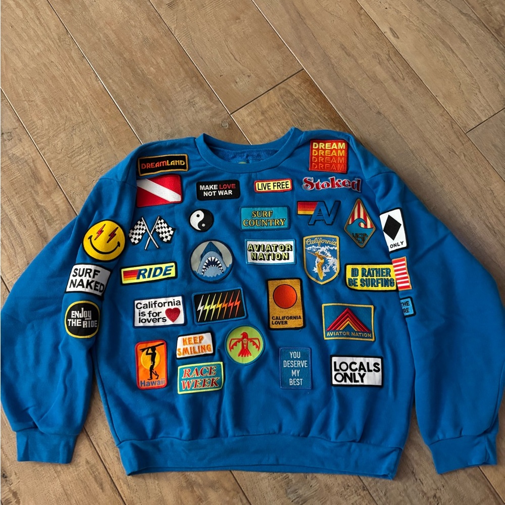 BRAND NEW VINTAGE PATCH RELAXED CREW
SWEATSHIRT - OCEAN
